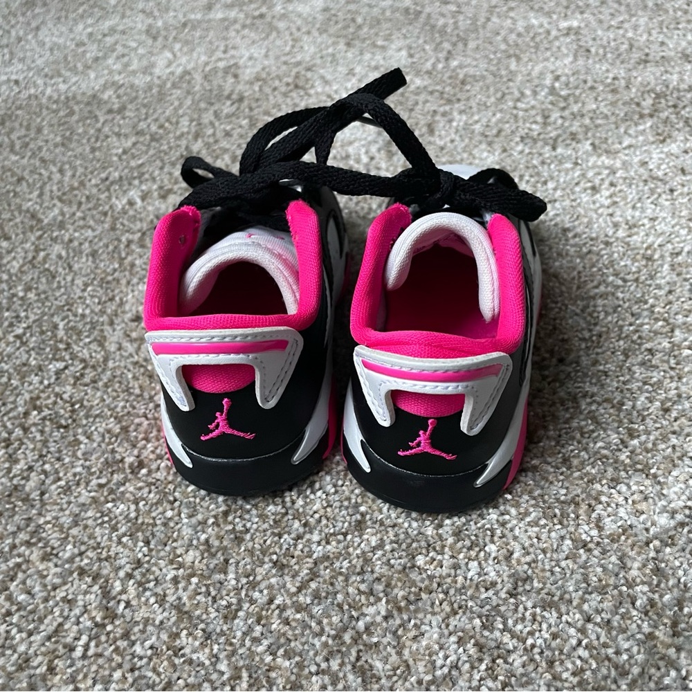 Kid’s Jordans - Picture 5 of 8